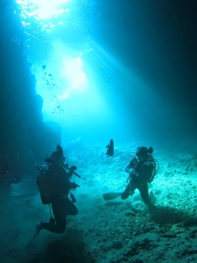 藍洞穴小船體驗潛水